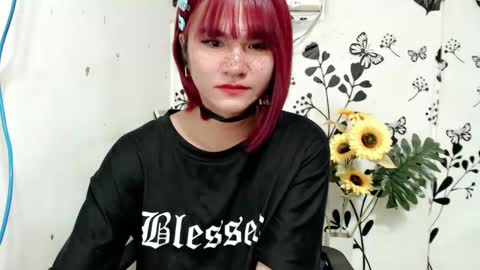 Snapshot of queen_elicktra chatting on 01.04.25 JOY online show from 01.04.25