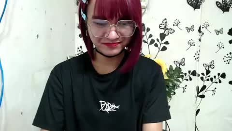 Snapshot of queen_elicktra chatting on 01.10.25 JOY online show from 01.10.25