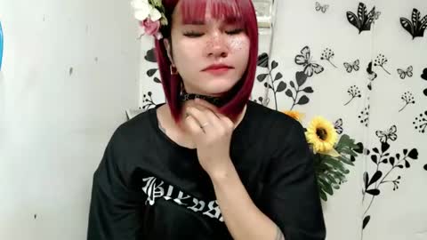 Snapshot of queen_elicktra chatting on 02.05.25 JOY online show from 02.05.25