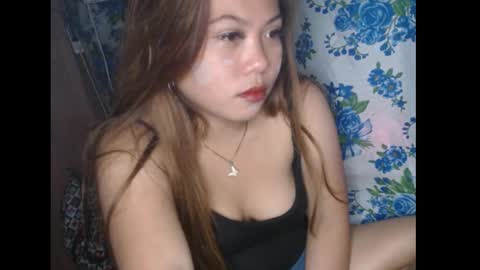 Snapshot of queen_fucker23 chatting on 09.15.25 Angel online show from 09.15.25