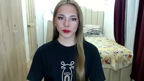 Snapshot of queen_heart0 chatting on 04.25.26 shawny online show from 04.25.26