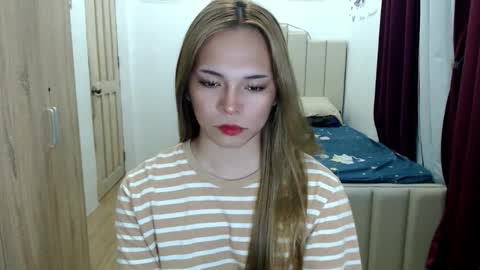 Snapshot of queen_heart0 chatting on 05.19.26 shawny online show from 05.19.26
