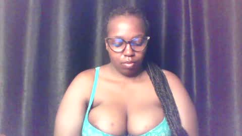 Snapshot of queen_melanine chatting on 07.19.26 QUEEN online show from 07.19.26
