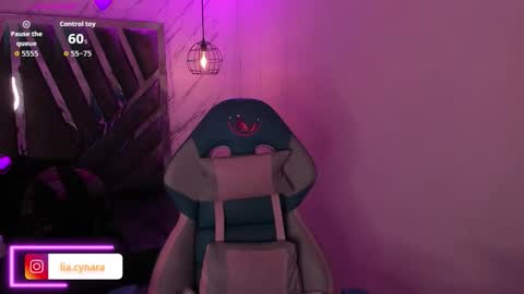   online show from 10.04.25