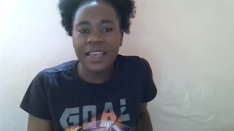 Snapshot of queen_sly chatting on 10.24.25 queen_sly online show from 10.24.25