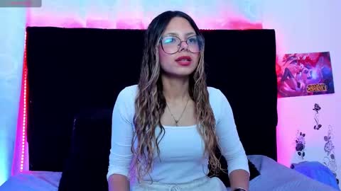 Snapshot of queen_stasy chatting on 09.18.25 Valentina online show from 09.18.25