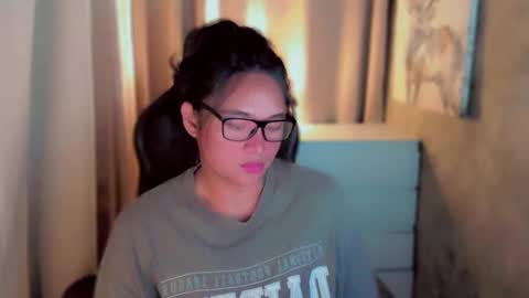 Snapshot of queenarthalia chatting on 09.18.25 ARTHA online show from 09.18.25