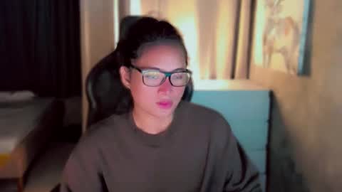 Snapshot of queenarthalia chatting on 09.26.25 ARTHA online show from 09.26.25