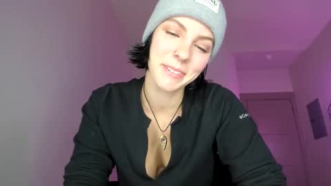 Queen Blaire online show from 12.15.24