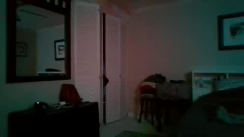 Snapshot of queenbee6269 chatting on 12.11.24 queenbee6269 online show from 12.11.24
