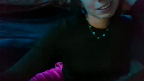 Snapshot of queenbee6269 chatting on 12.13.24 queenbee6269 online show from 12.13.24