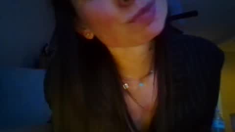 Snapshot of queenbee6269 chatting on 02.14.25 queenbee6269 online show from 02.14.25