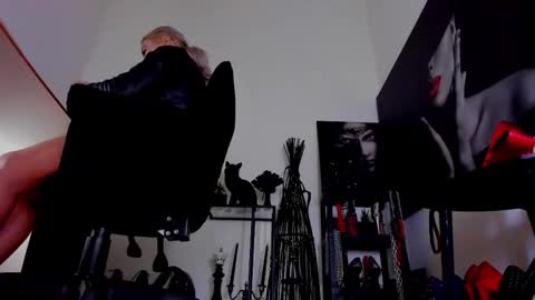 Misscatsnow online show from 02.06.26