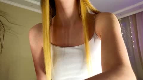 Nelly  INSTA  queenelia  online show from 09.25.25