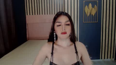 queenemeraldts online show from 01.04.25