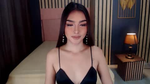 queenemeraldts online show from 02.18.25