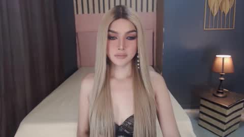 queenemeraldts online show from 03.05.25