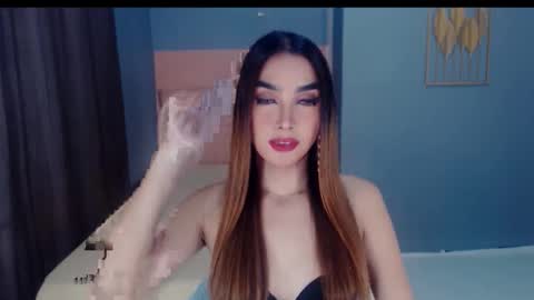 queenemeraldts online show from 10.14.25