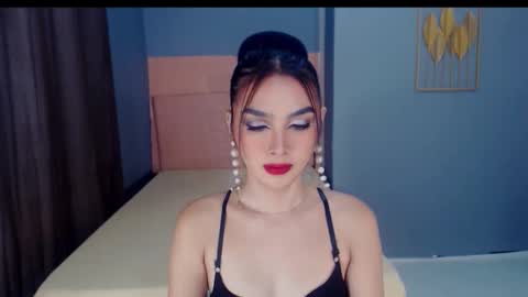 queenemeraldts online show from 10.31.25