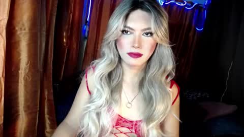 Snapshot of queenfcker1st chatting on 07.16.26 Be my property Sabrina online show from 07.16.26