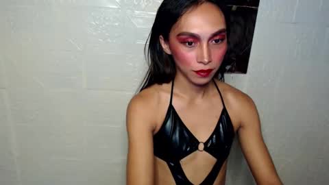 Snapshot of queenfoxylady chatting on 02.12.25 just call me QUEEN and ill be there online show from 02.12.25