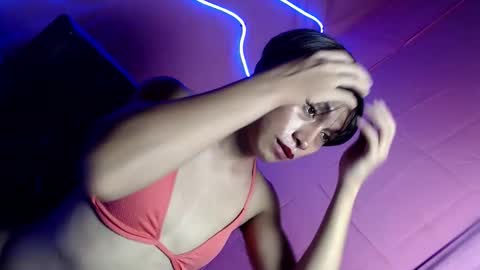 just call me QUEEN and ill be there online show from 12.20.25