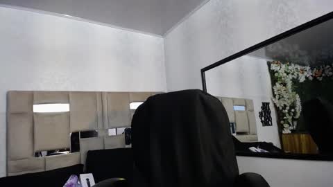 QUEENJEENN online show from 01.13.25