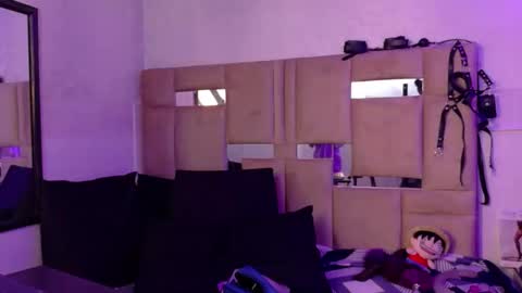 QUEENJEENN online show from 03.20.26