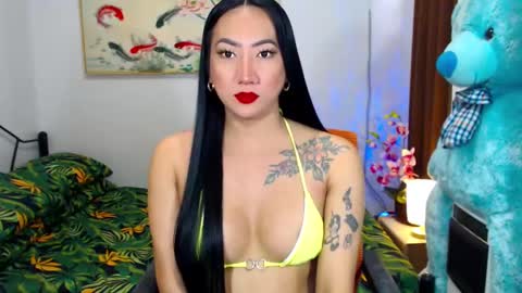 Snapshot of queenmistressts chatting on 01.27.25 QUEEN online show from 01.27.25