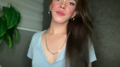 QUEEN online show from 12.15.25