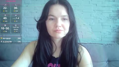 Snapshot of queenofmodels chatting on 05.14.26 QueenOfModels online show from 05.14.26