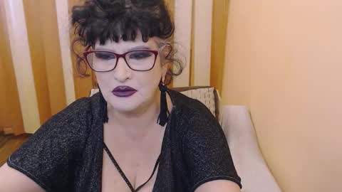 Snapshot of queenofsin chatting on 03.02.25 queenofsin online show from 03.02.25
