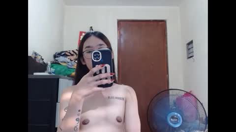 Snapshot of queenpaulaxx chatting on 10.25.25 Paula watson online show from 10.25.25