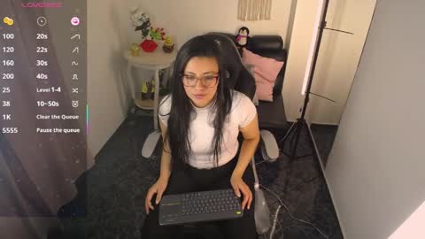 queenrose94 online show from 04.16.26