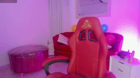 Queen Rose  online show from 01.10.25