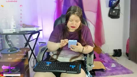 Snapshot of queensami7 chatting on 10.27.25 Samantha online show from 10.27.25