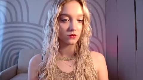 Snapshot of queenserenaaa chatting on 06.26.26 Serena XoXo online show from 06.26.26