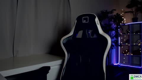 Queensy online show from 01.11.26