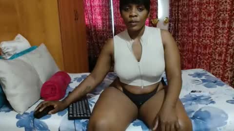 Snapshot of queenteex6999 chatting on 09.30.25 queenteex6999 online show from 09.30.25
