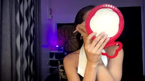 ValentinaMoone online show from 12.22.25