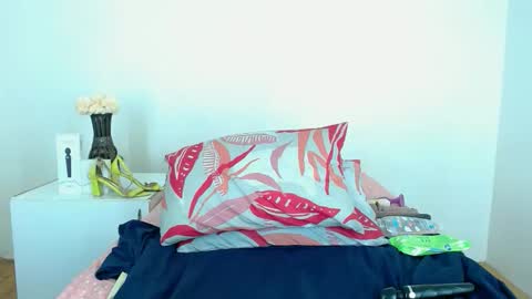 Snapshot of queenxjessi chatting on 09.25.25 QUEENxJESSI online show from 09.25.25