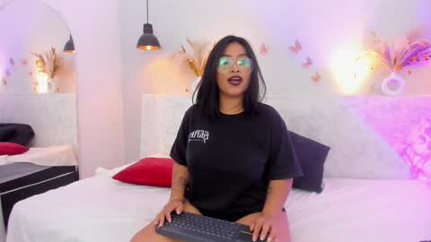 Pamela  online show from 02.05.25