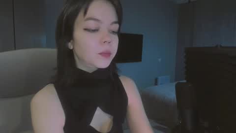 Snapshot of quietluxury chatting on 12.17.25 quietluxury online show from 12.17.25