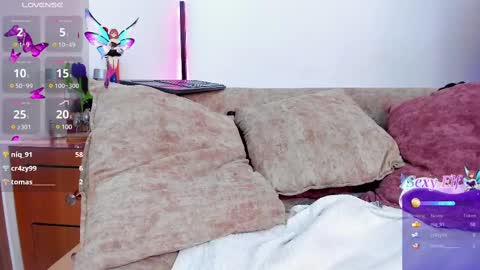 Snapshot of quimeralady chatting on 02.20.25 Quimera online show from 02.20.25