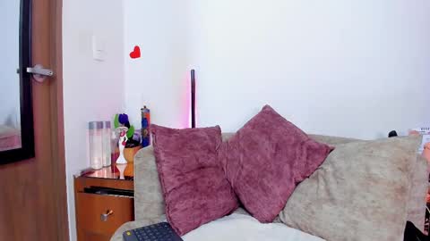 Snapshot of quimeralady chatting on 03.04.25 Quimera online show from 03.04.25