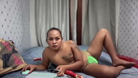 Snapshot of quinn_debzy chatting on 09.22.25 Debzy online show from 09.22.25