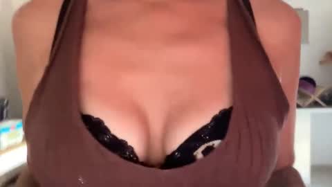 Quinnyelena online show from 06.08.26