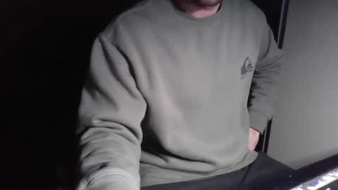 Snapshot of quinsanre chatting on 01.09.25 Bones online show from 01.09.25