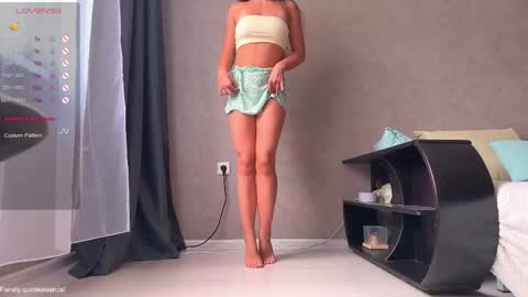 Snapshot of quintessencel chatting on 10.16.25 Next stream December 1 FANSLY Loxrye online show from 10.16.25