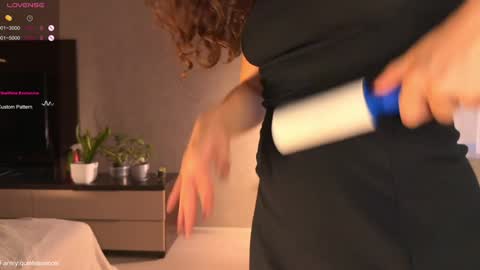 Next stream  December 1 FANSLY Loxrye online show from 11.24.25